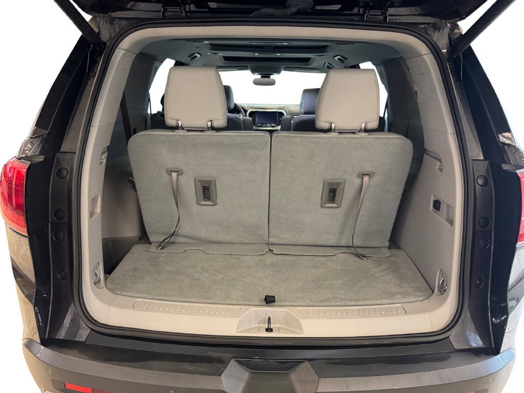 Used 2017 GMC Acadia SLT AWD/4WD image 19