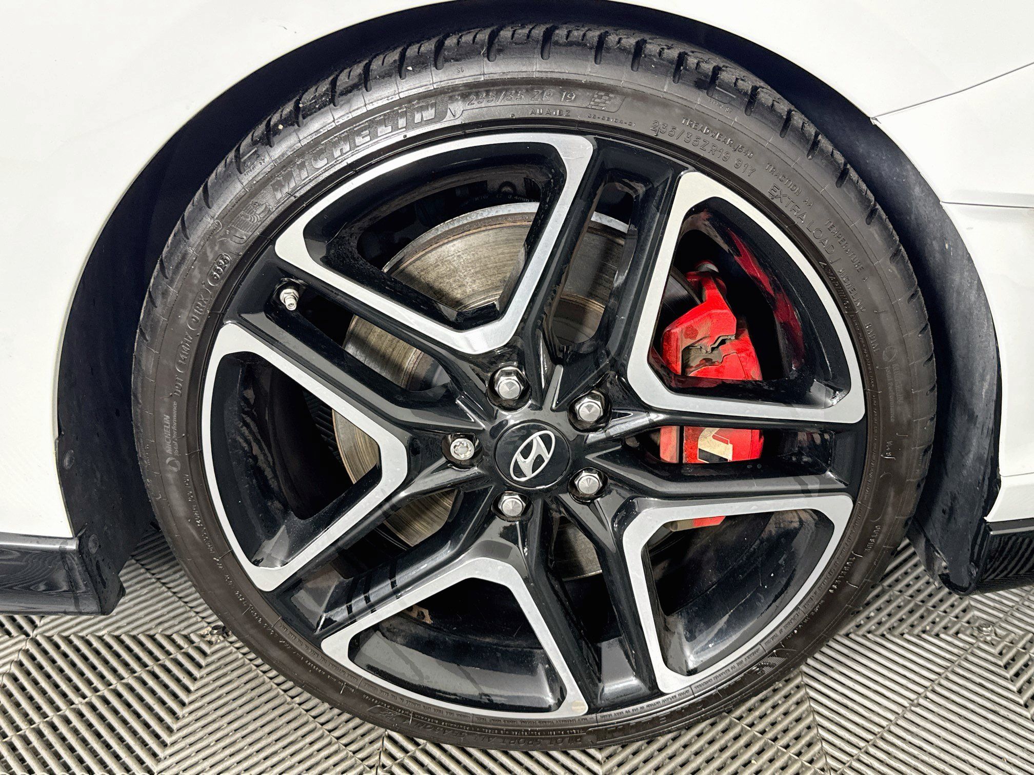 Used 2020 Hyundai Veloster N w/ Performance Package FWD image 28