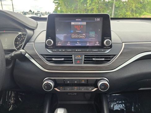 Used 2024 Nissan Altima 2.5 SV FWD image 27