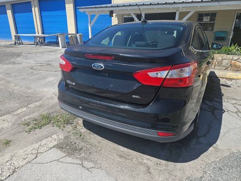 Used 2012 Ford Focus SEL FWD image 3