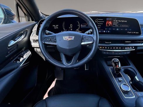 Used 2025 Cadillac XT4 Sport AWD/4WD image 5