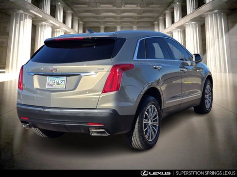 Used 2018 Cadillac XT5 Luxury w/ Driver Awareness Package image 4