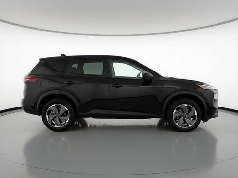 Used 2025 Nissan Rogue SV image 11