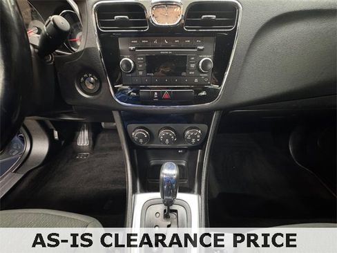 Used 2011 Chrysler 200 Touring image 11