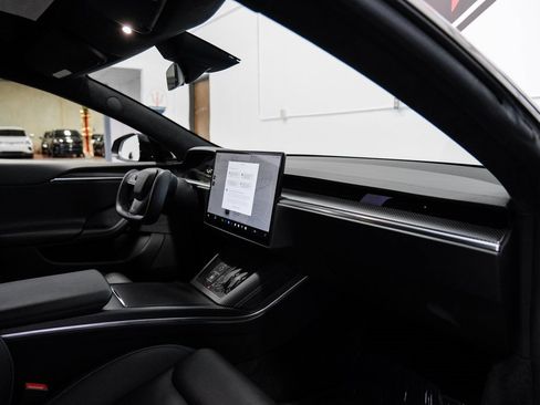 Used 2022 Tesla Model S Plaid image 17