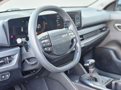 Used 2025 Kia K4 FWD image 12