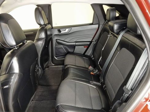 Used 2023 Ford Escape SE image 12