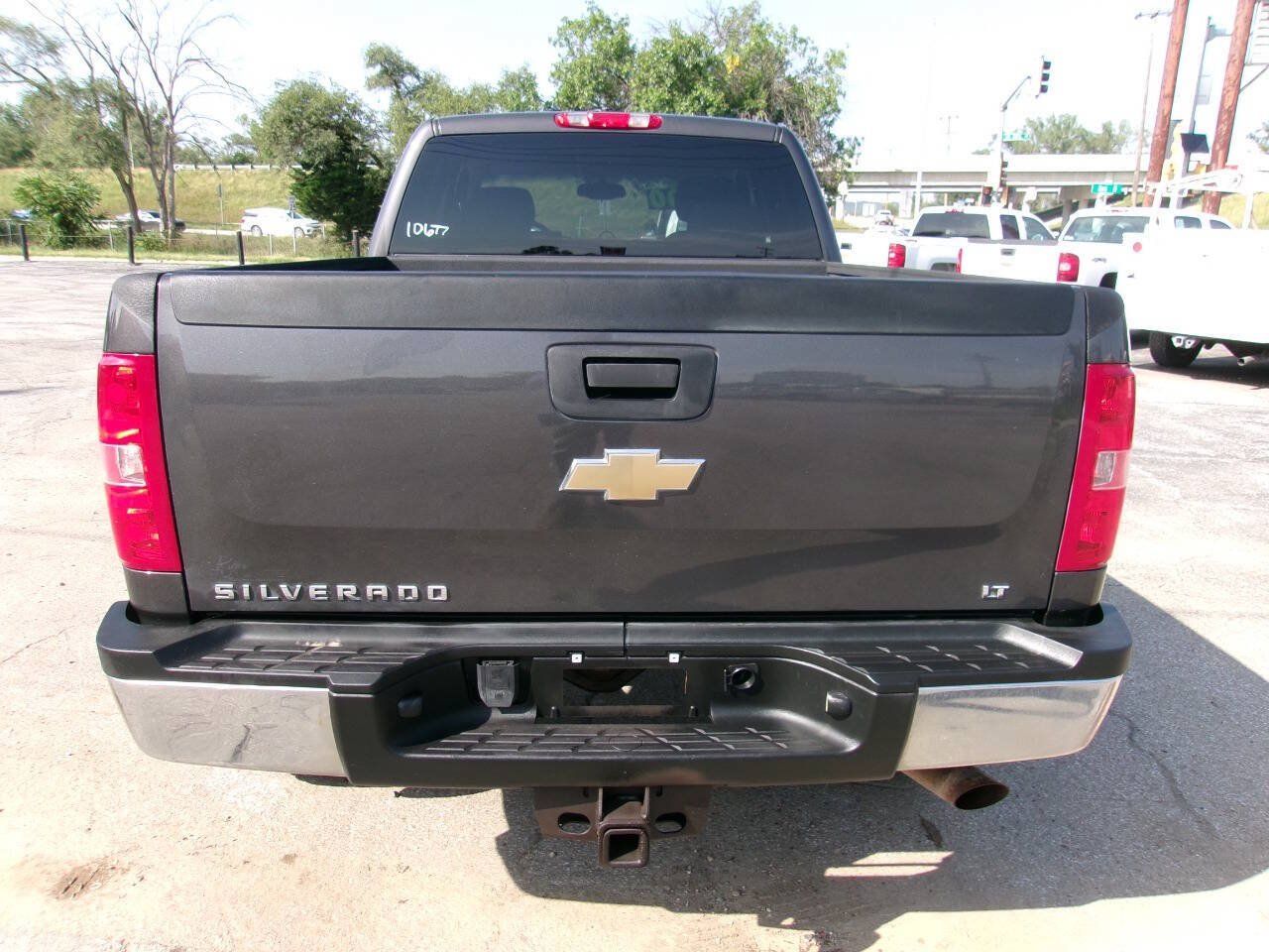 Used 2011 Chevrolet Silverado 2500 LT AWD/4WD image 4
