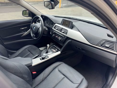 Used 2013 BMW 320i xDrive Sedan image 25