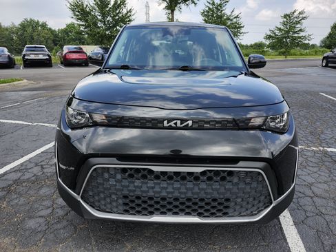 Used 2023 Kia Soul S FWD image 12