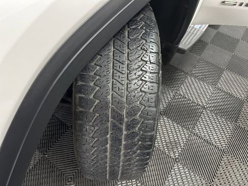 Used 2019 GMC Sierra 1500 SLT w/ SLT Premium Package image 38