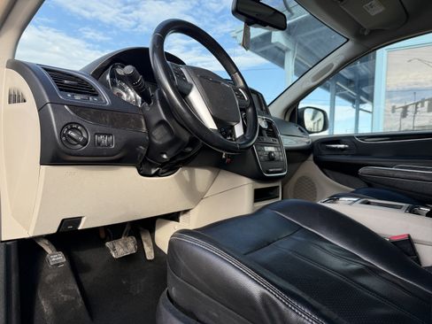 Used 2012 Chrysler Town & Country Touring w/ Entertainment Group #1 image 15