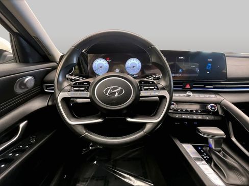 Used 2023 Hyundai Elantra Limited w/ Cargo Package FWD image 6