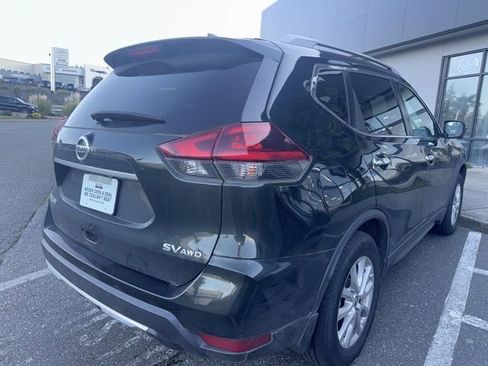 Used 2018 Nissan Rogue SV w/ Premium Package image 7
