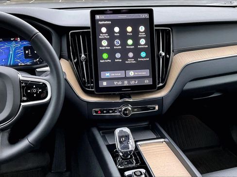 Used 2026 Volvo XC60 B5 Ultra w/ Climate Package image 9