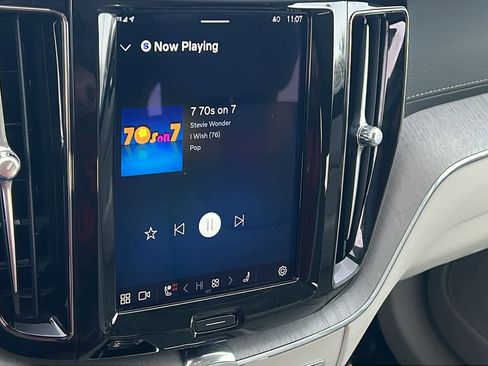 Used 2023 Volvo XC60 B6 Ultimate w/ Climate Package image 15