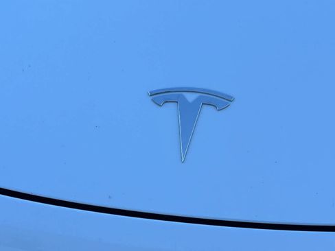 Used 2018 Tesla Model 3 Long Range RWD image 13