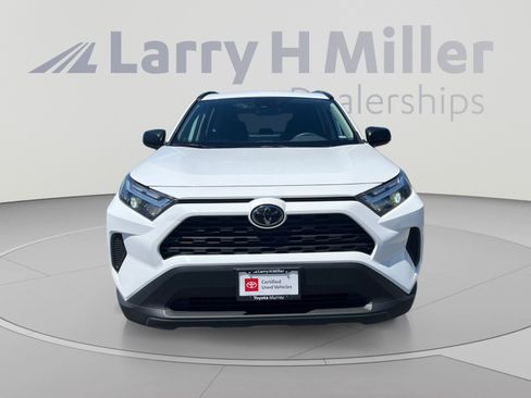 Used 2025 Toyota RAV4 LE AWD/4WD image 8