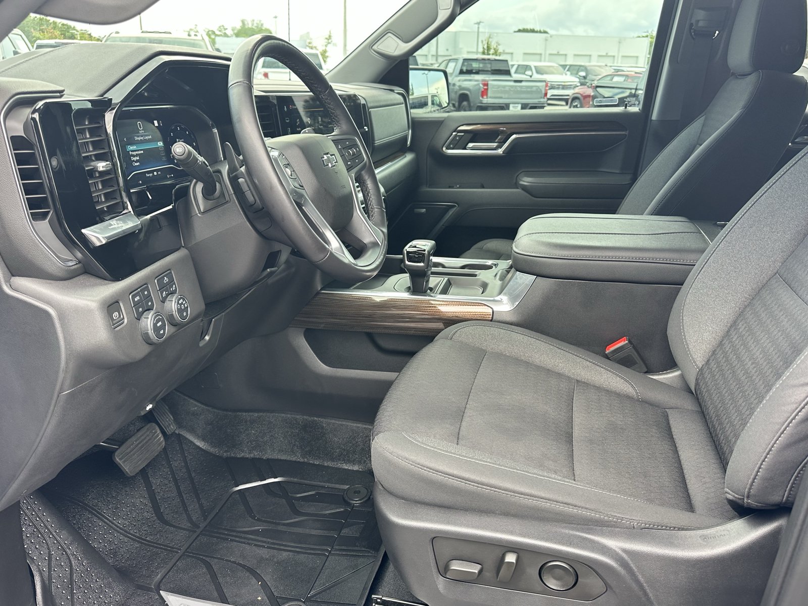 Used 2023 Chevrolet Silverado 1500 RST w/ Convenience Package II AWD/4WD image 30