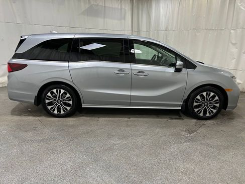 Used 2026 Honda Odyssey Elite image 9