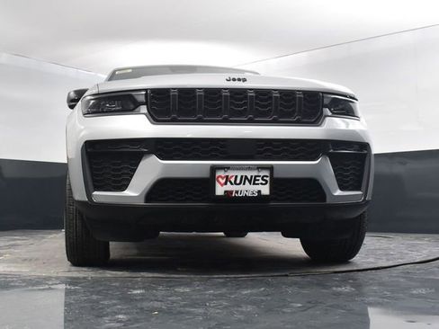 New 2026 Jeep Grand Cherokee Altitude AWD/4WD image 45