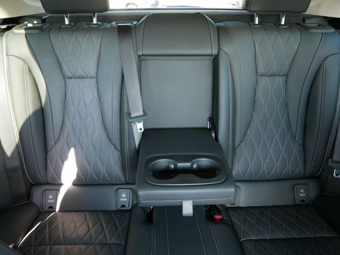 Used 2023 Buick Envision Avenir AWD/4WD image 11