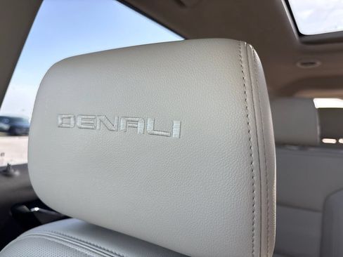 Used 2019 GMC Acadia Denali AWD/4WD image 34