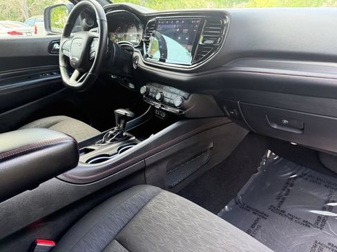 Used 2025 Dodge Durango GT RWD image 12