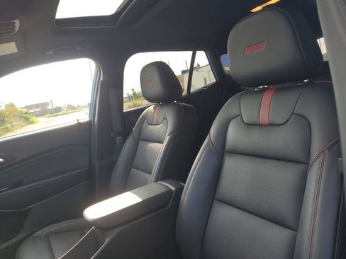Certified 2024 Chevrolet Trax RS w/ Sunroof Package FWD image 5