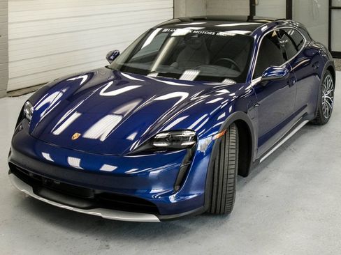 Used 2024 Porsche Taycan 4S AWD/4WD image 9