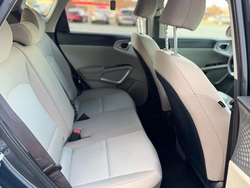 Used 2020 Kia Soul LX image 17