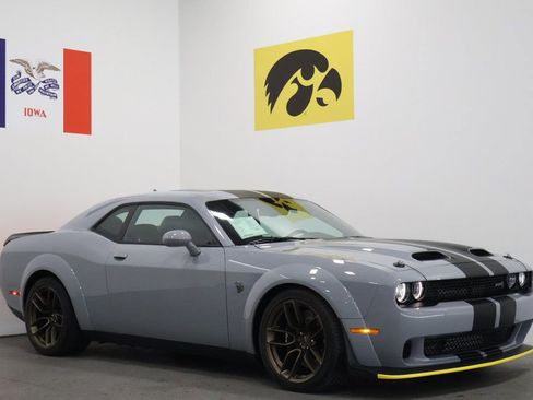Used 2022 Dodge Challenger SRT Hellcat image 1