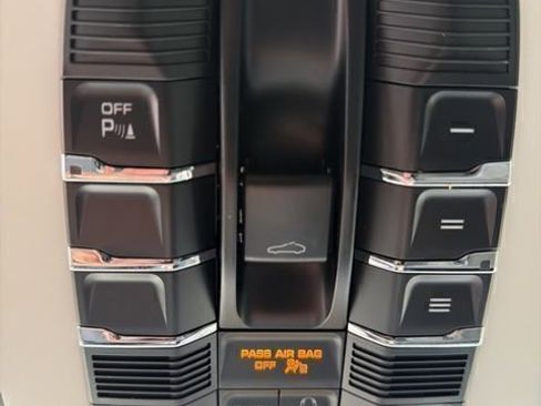 Used 2014 Porsche Panamera S RWD image 17