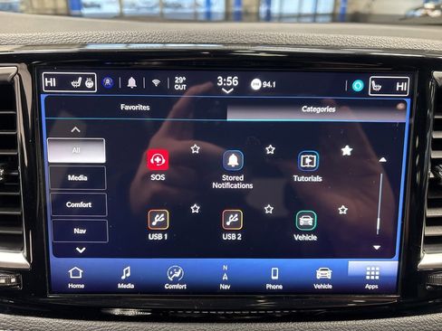 Used 2025 Chrysler Pacifica Limited image 24