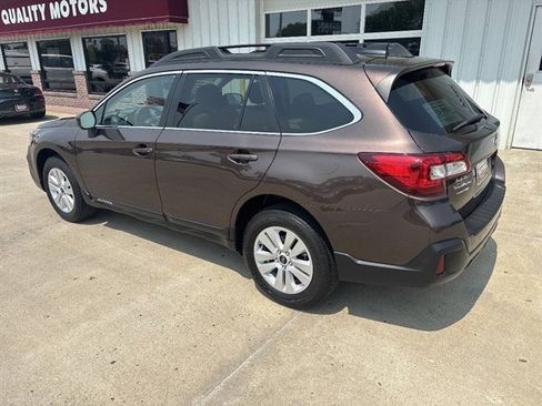 Used 2019 Subaru Outback 2.5i Premium AWD/4WD image 11