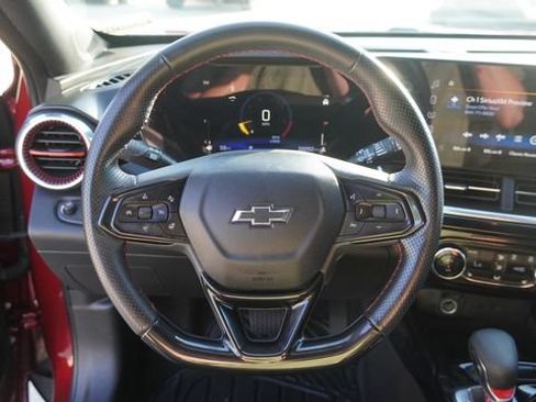 Used 2024 Chevrolet Trax RS w/ Sunroof Package FWD image 26