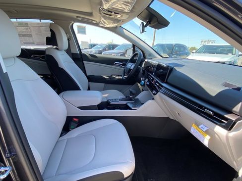 New 2026 Kia Sportage EX FWD image 25