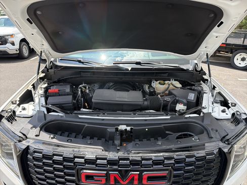 Used 2021 GMC Yukon Denali w/ Denali Ultimate Package AWD/4WD image 36