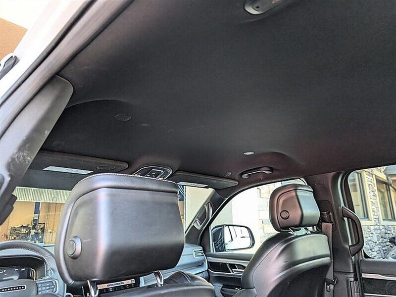 Used 2025 Jeep Wagoneer Series II w/ 8-Passenger Seating Package AWD/4WD image 28