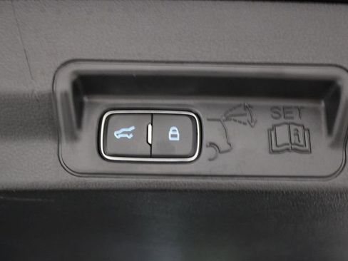 Used 2022 Ford Explorer XLT w/ Equipment Group 202A image 14