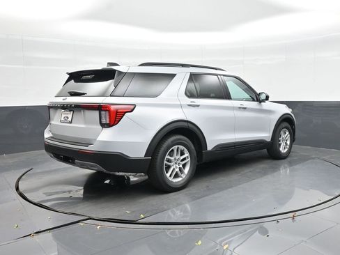 New 2026 Ford Explorer Active image 7