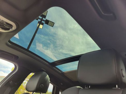 Used 2026 Porsche Macan image 24