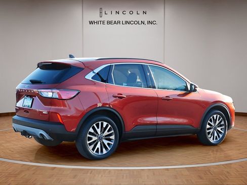 Used 2020 Ford Escape Titanium image 5