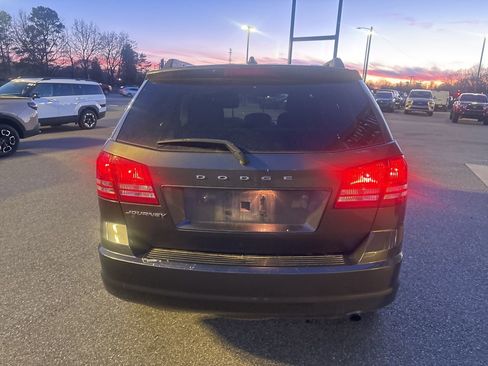 Used 2018 Dodge Journey SE image 7
