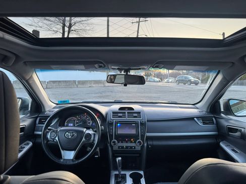 Used 2013 Toyota Camry SE image 13