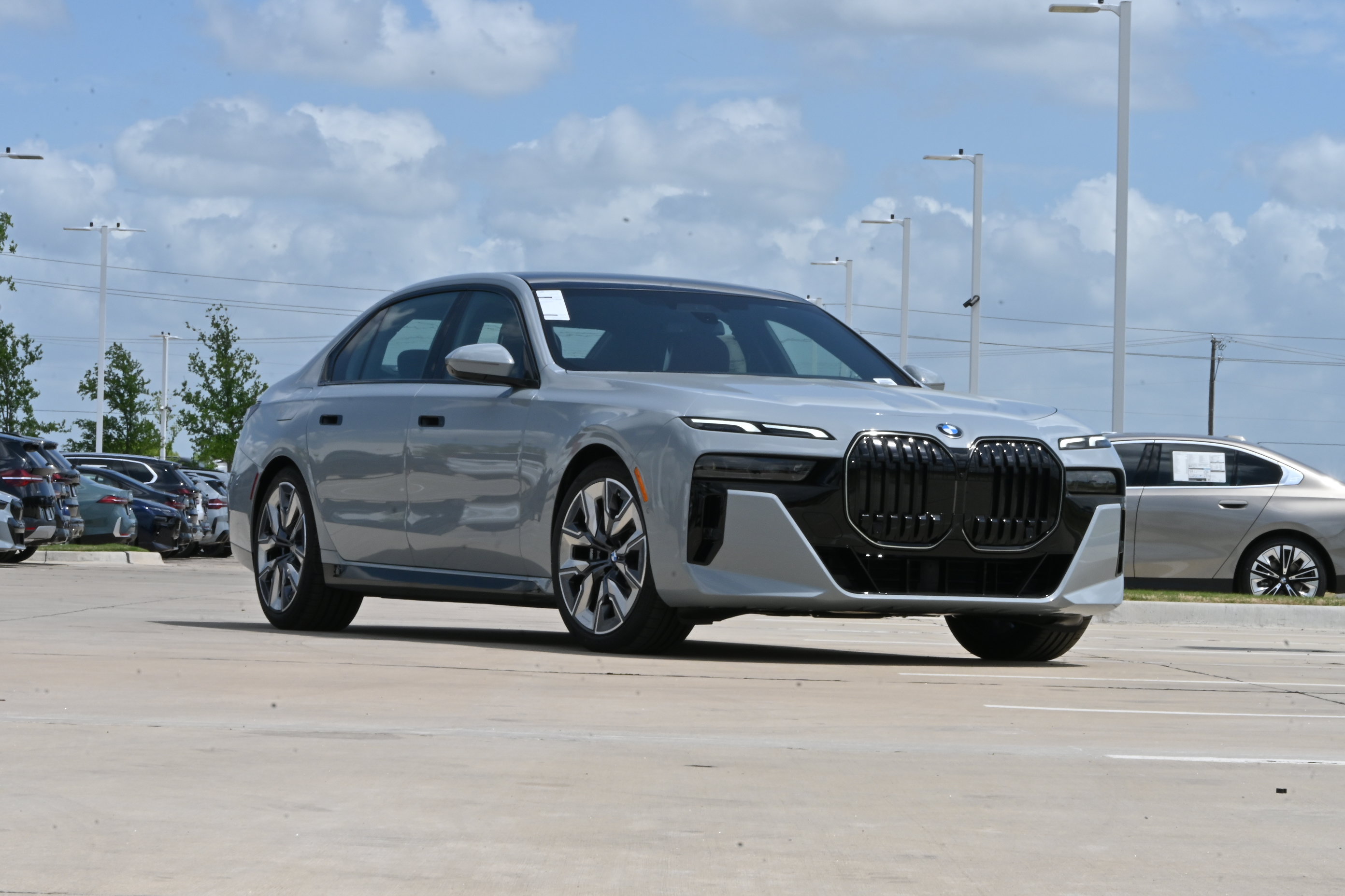 Used 2026 BMW 740i RWD image 1