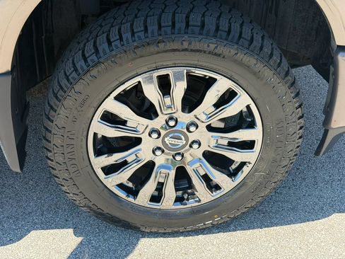 Used 2016 Nissan Titan Platinum Reserve AWD/4WD image 12