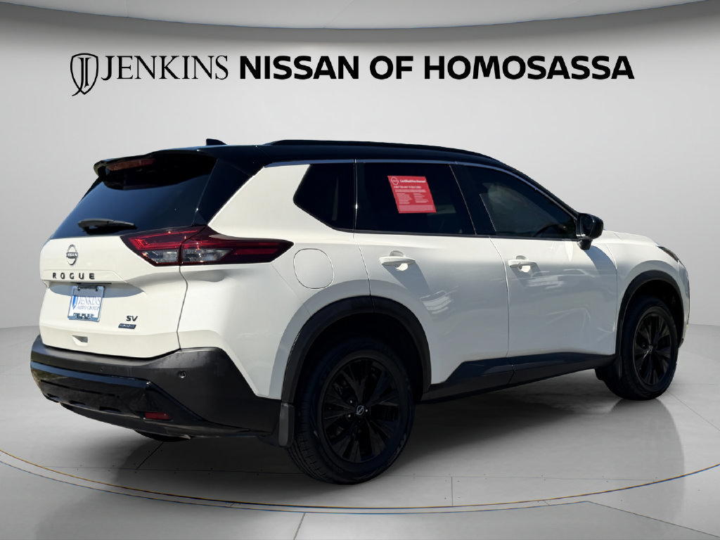 Used 2023 Nissan Rogue SV w/ SV Premium B Package FWD image 3