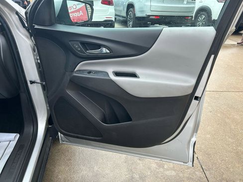 Used 2018 Chevrolet Equinox LT w/ LPO, Cargo Package image 16