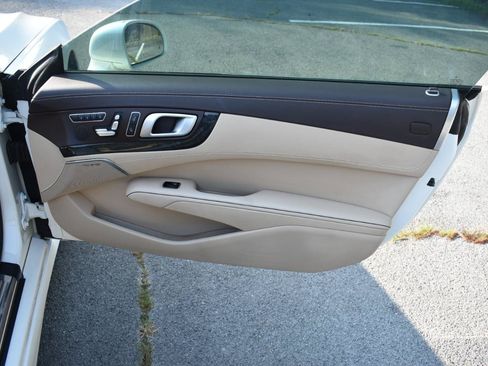 Used 2016 Mercedes-Benz SL 550 image 28